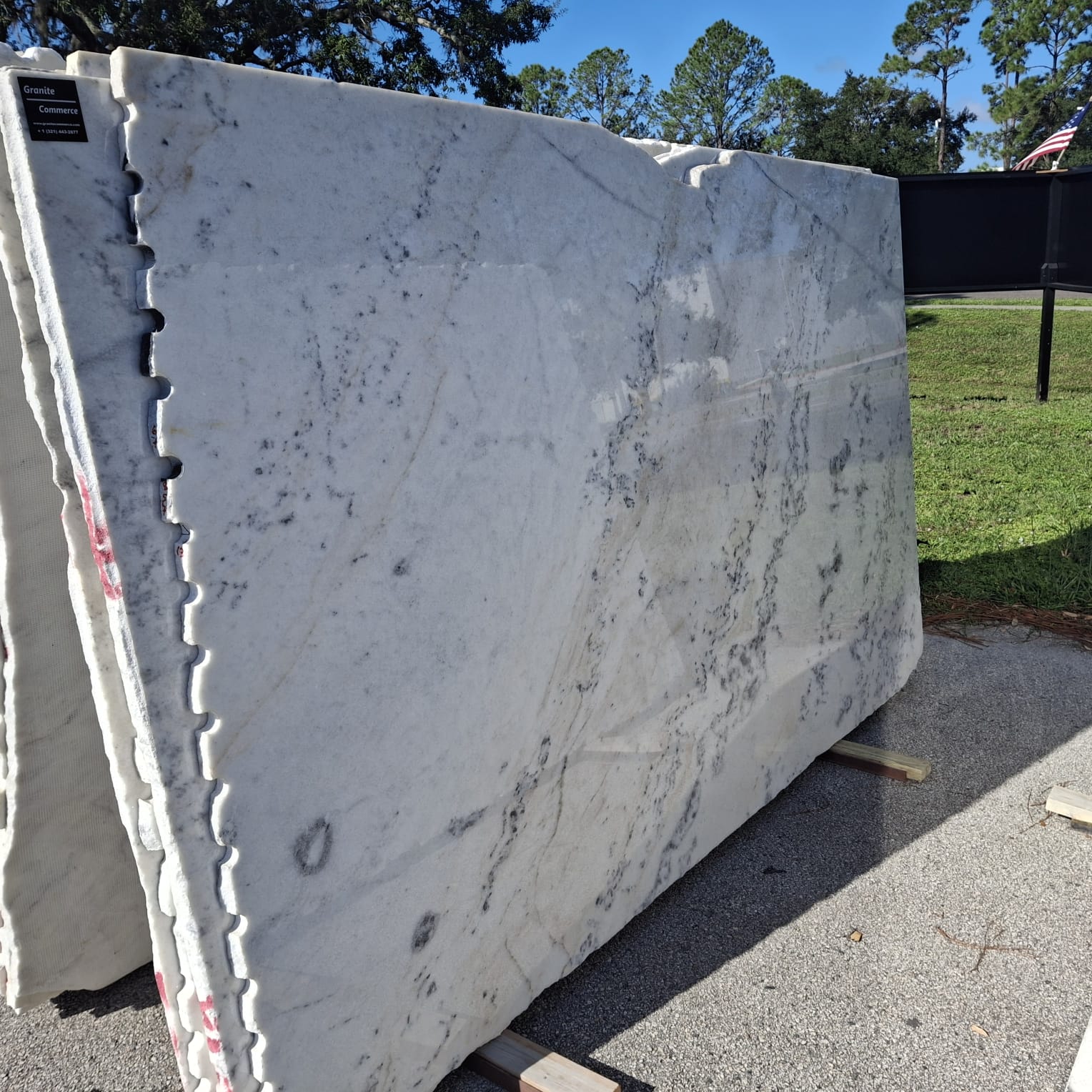Shadow White slab sample
